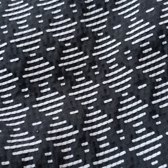 Black and white shorts - Picture 7 of 7